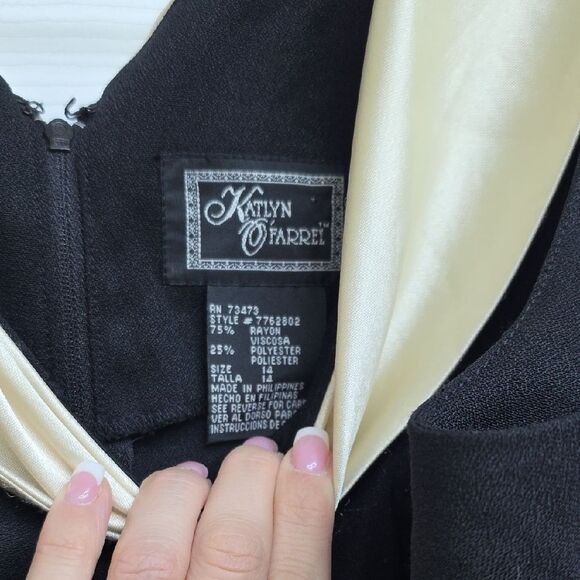 Vintage Kaitlyn Elegant Black and Cream Maxi Dress - Picture 5 of 5